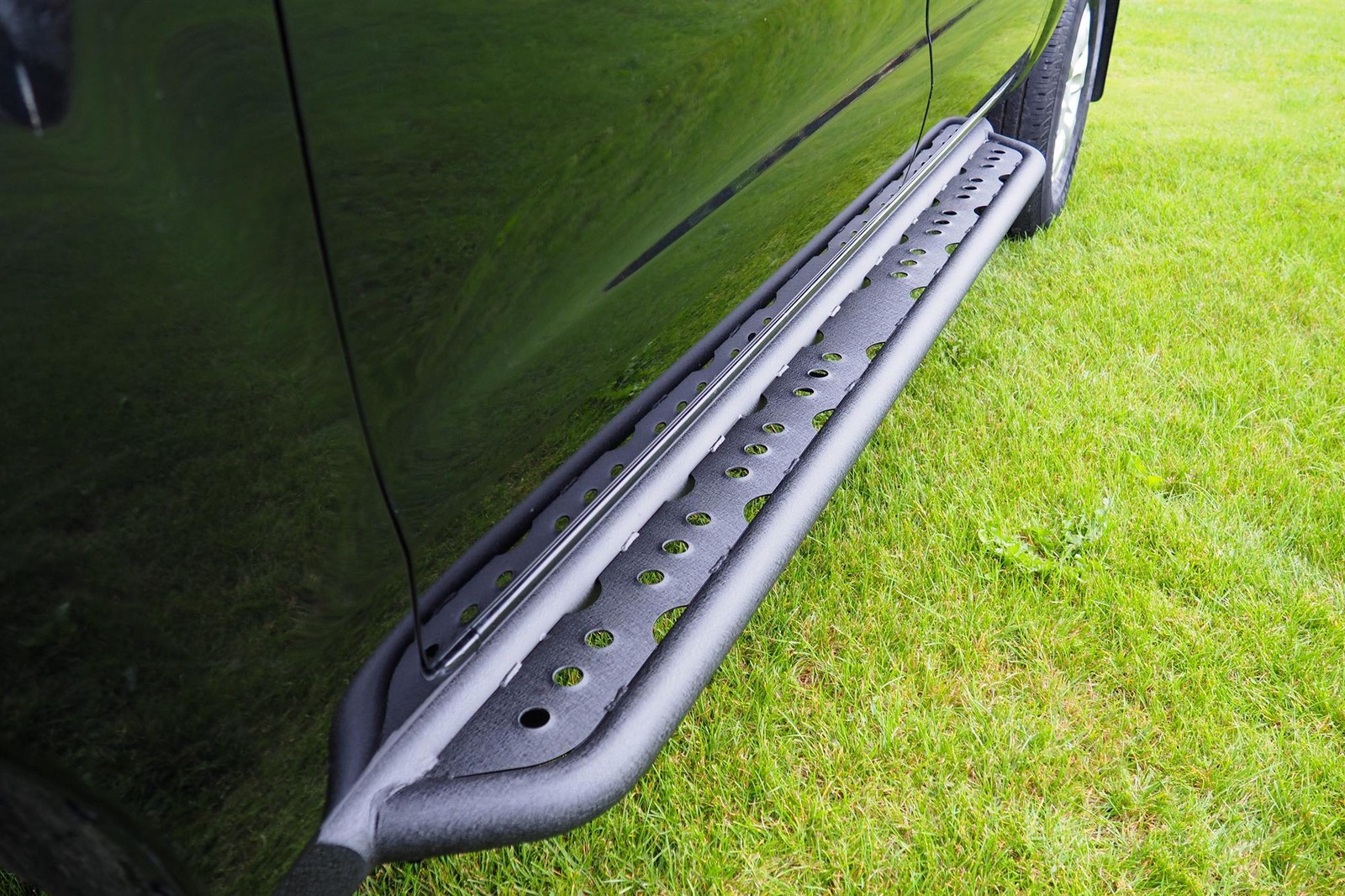 Toyota Hilux Side Steps 05-15 Rugged B2 Off Road Style Side Bar Step