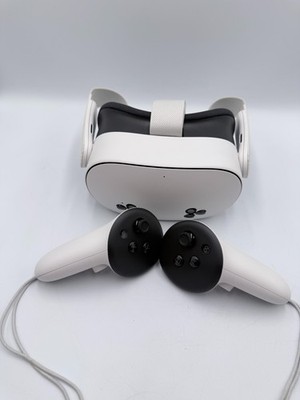 Meta Quest 3s 256GB VR Headset White With Controllers Excellent Condition