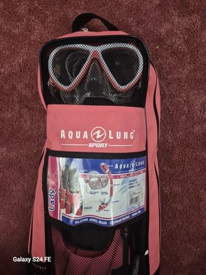Aqua Lung Silicone Jewel Mask Coronado Snorkel Croma Fins Set Pink Small/Medium