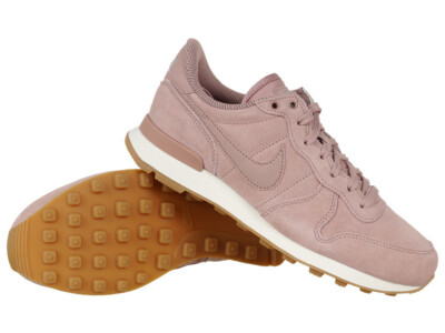 nike pale pink internationalist trainers