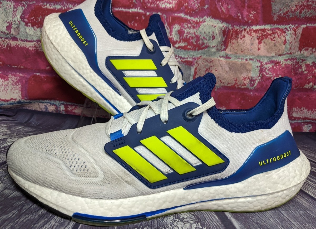 Adidas Ultraboost 22 Running Shoes Sneaker Cloud White Blue  display picture 3