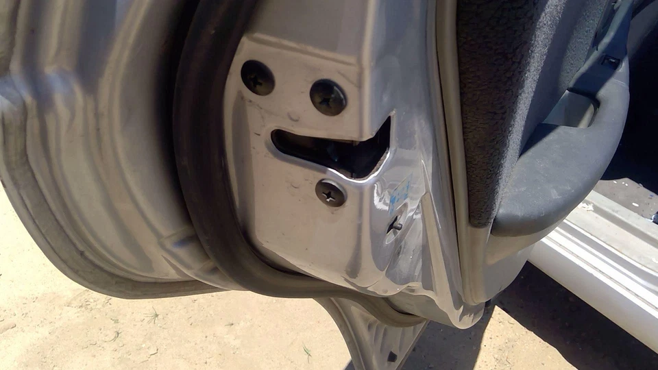 Pestillo puerta trasera izquierda conductor Kia Spectra 2004-2009 con varillas/cables montaje trasero Foto 4 de 4