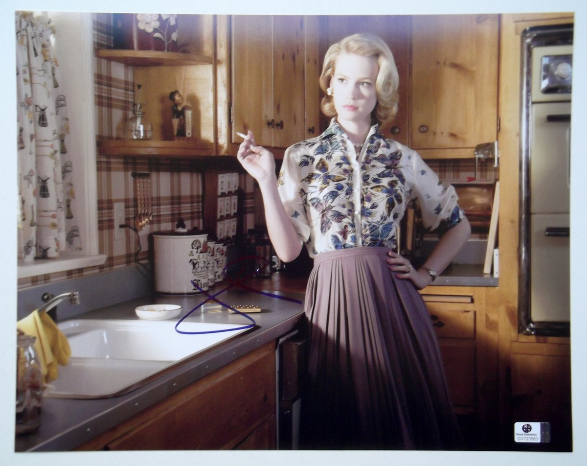 JANUARY JONES Signed Large 11x14 Smoking in Kitchen Photo X