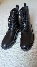 Vince Women's Cabria Lug NEW Lace Up Boot Boots sz 9 Euro 39