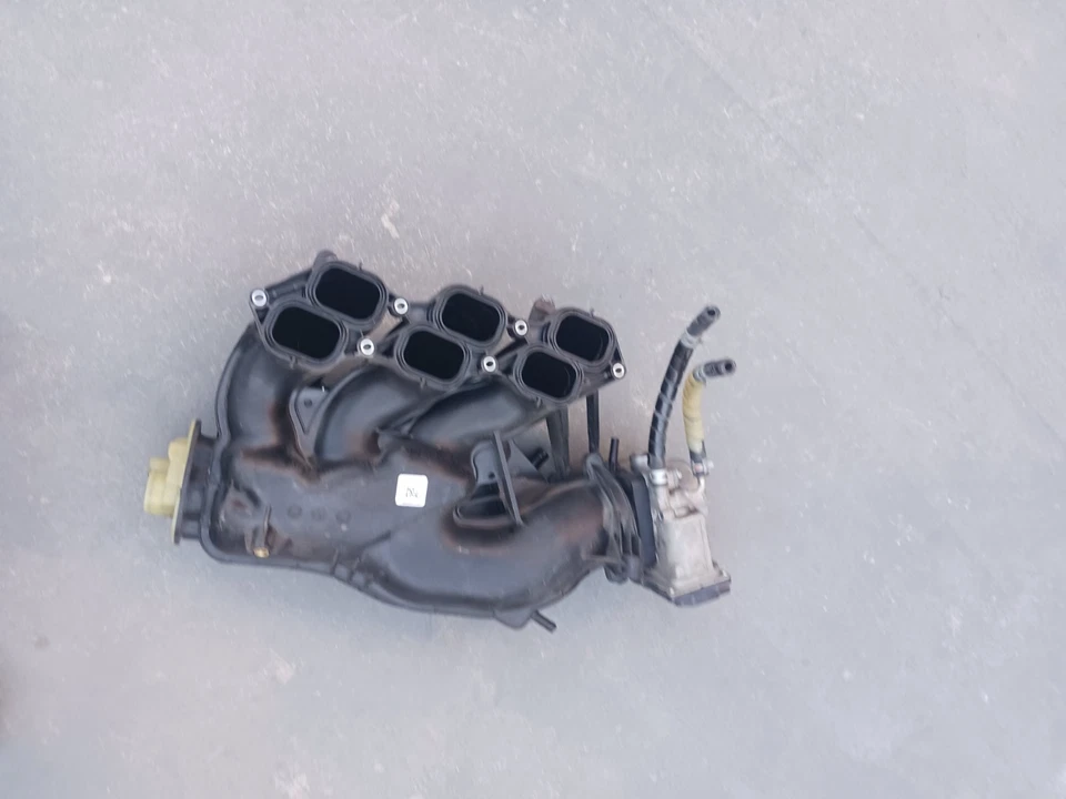 Впускной коллектор 2011 - 2015 Toyota Sienna - Изображение 2 из 3