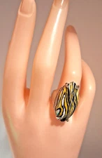 Vtg Boho Silver-tone Ring w Black Yellow & White Lucite Acrylic Stone Size 7.5