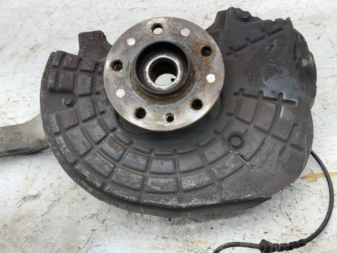 2014-17 Maserati Ghibli S Q4 3.0L AWD Front Right Side Spindle Knuckle Hub