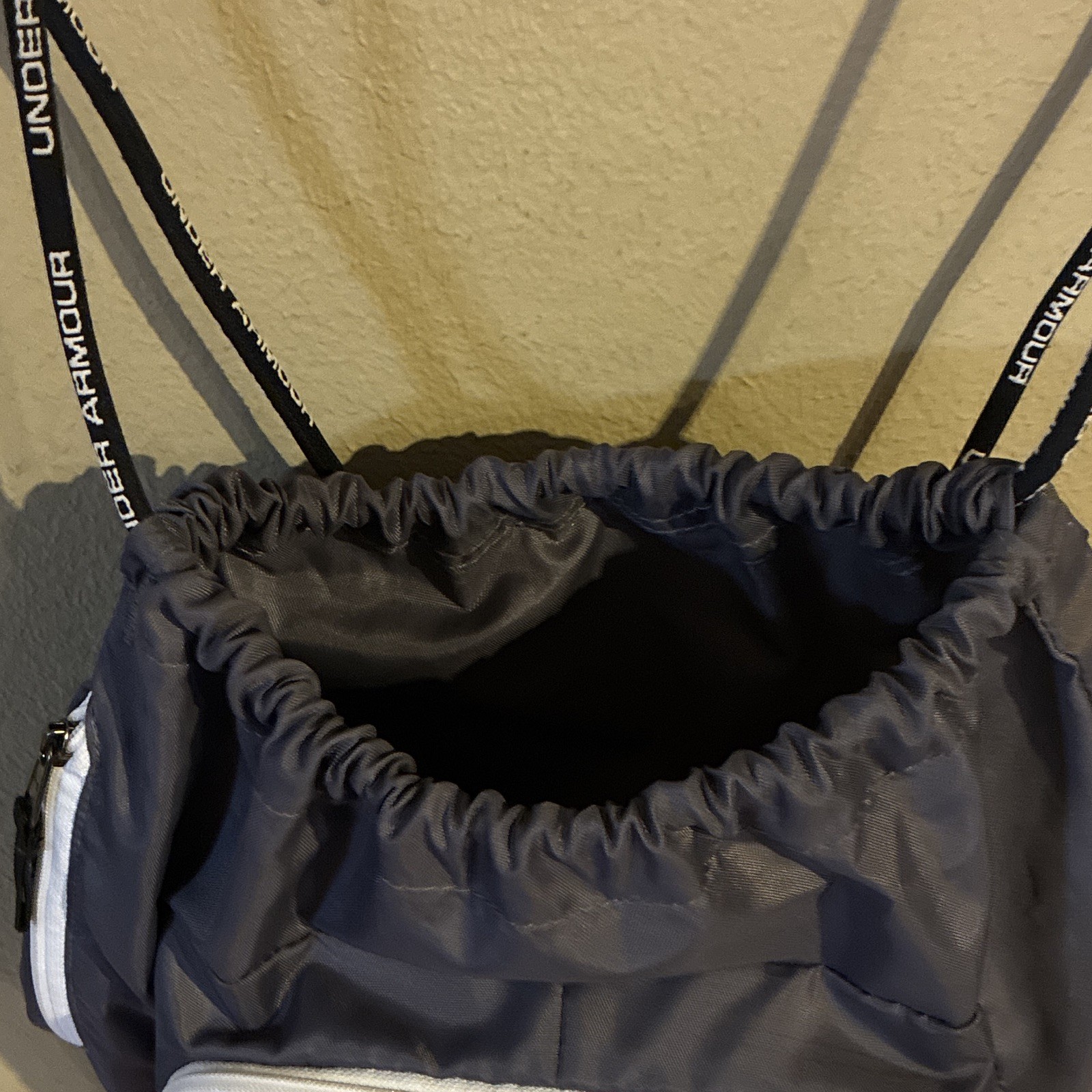 Under Armour Gray Drawstring Backpack Sackpack w/ Front Zip Pocket, Unisex 5