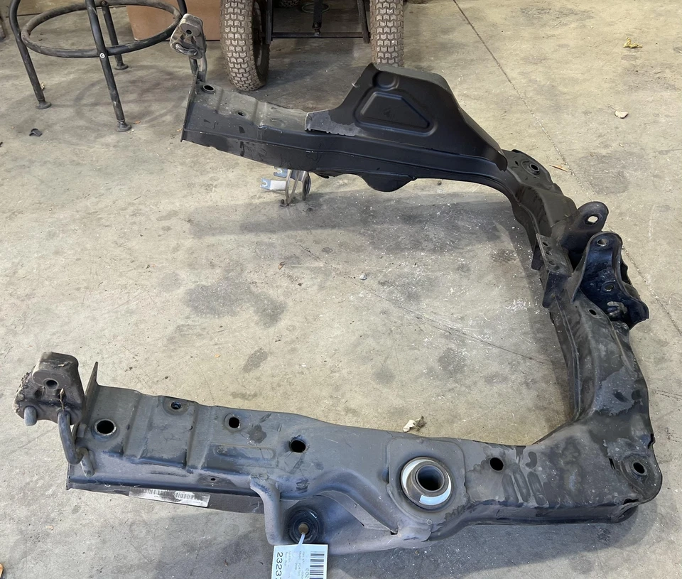 Subchasis trasero Smart Fortwo 2008-2015 travesaño OEM 4513500008 Foto 4 de 4