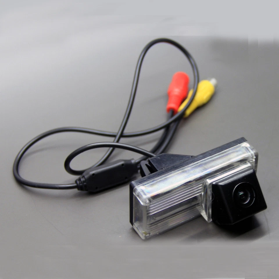 Car Rear-View Backup Camera For Toyota Land Cruiser LC100 98-2004 2005 2006 2007 - Image 2 of 4