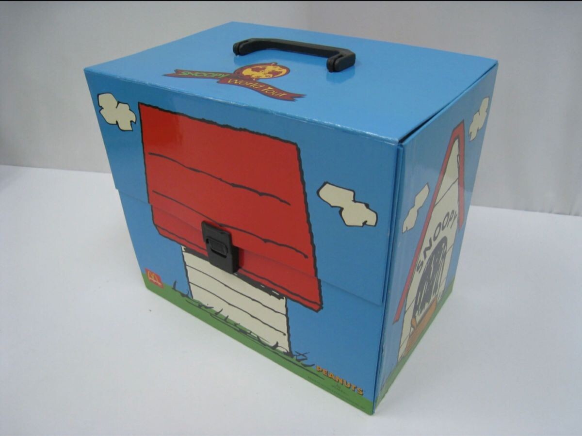 1998 McDonalds Happy Meal Toy Peanuts Snoopy World Tour 28