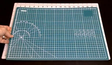 DIYSELF Self Healing Sewing Mat, 18" x 12" Rotary Cutting Mat for Craft, 5-Ply D