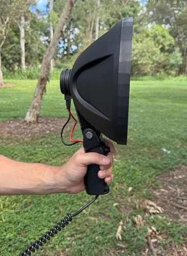 NEW Hand Held 100w Halogen Spotlight 1000 Lumens - 240mm 9 inch Hunting Boating - Picture 2 of 3
