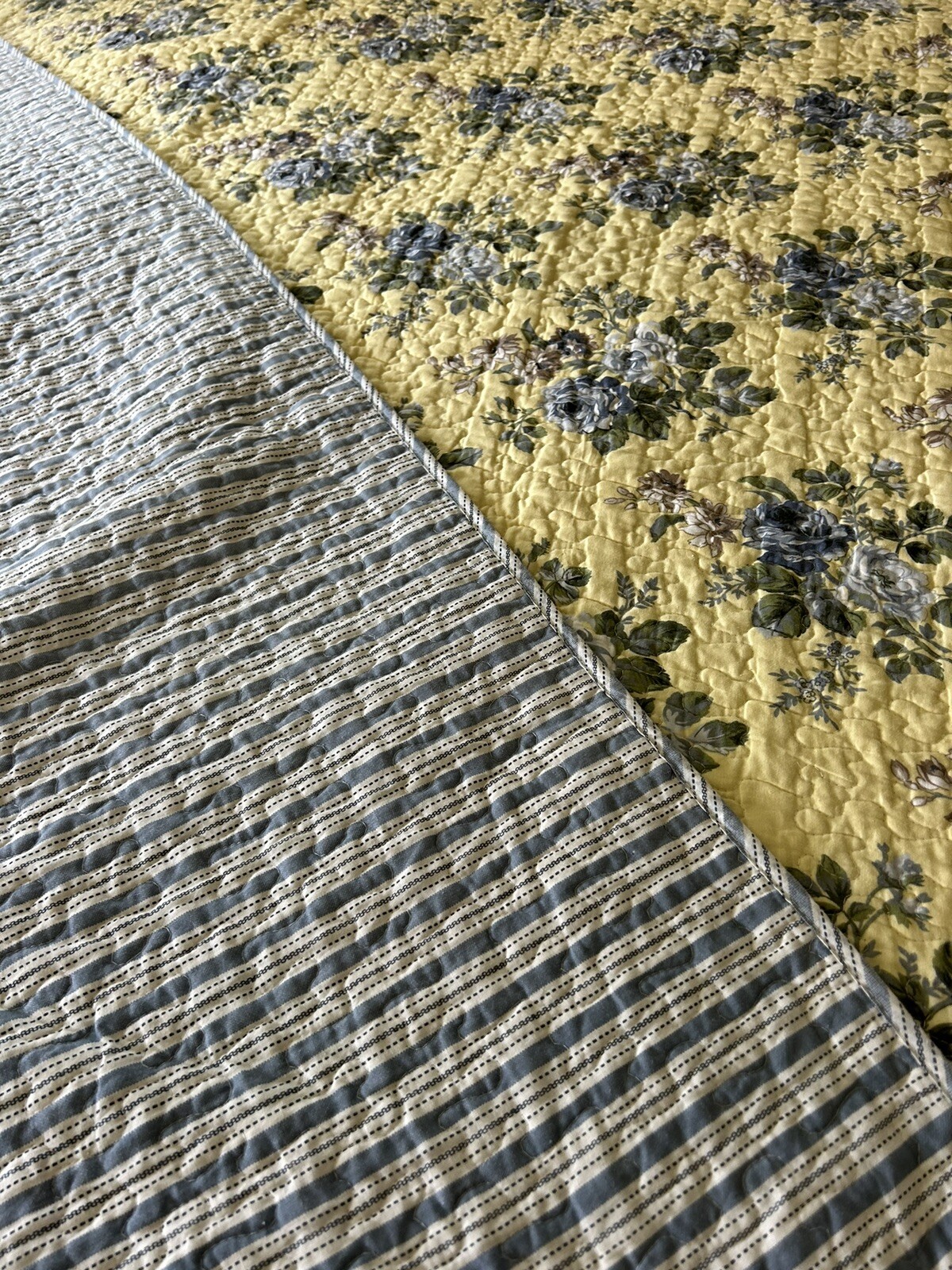 Laura Ashley Blue Roses King Quilt Set Reversible Yellow Floral Cassidy