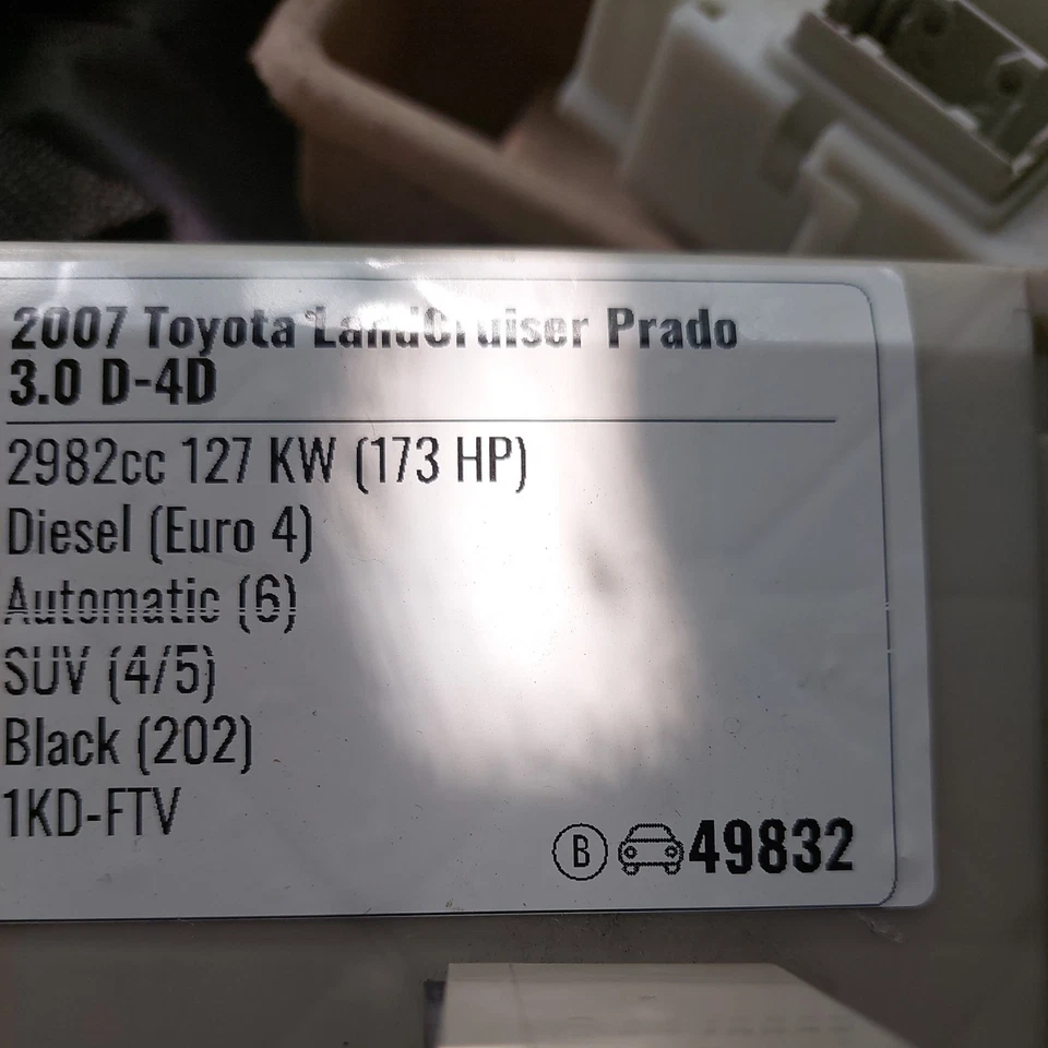 2007 TOYOTA LAND CRUISER FUSE BOX 0396 5C17 - Image 3 of 4
