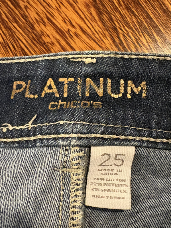 Chicos platinum jeans size 2.5 (14 US), Good Condition, Dark Wash, Ankle lenghth