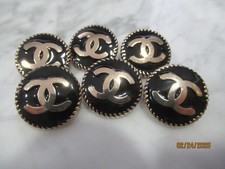 CHANEL 6 BUTTONS BLACK, GOLD TONE METAL CC , 20MM SO PRETTY LOT 6