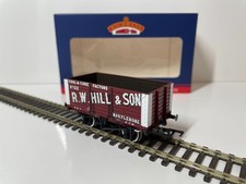 Bachmann 37-162 OO GAUGE 8 PLANK WAGON R.W.HILL & SON