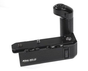 値下げ！〈美品＋〉Nikon FE2 35mmカメラ MD-12モータードライブ お得！！〈美品＋〉Nikon FE2 35mmカメラ MD-12モータードライブ