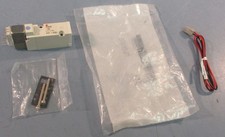 SMC SYJ5140-5LZ Solenoid Valve 0.15 - 0.7MPa 24 V DC 101 PSI Max