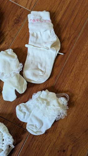 Vintage Baby Mädchen ausgefallenes 10-teiliges Set Kissenbezüge Kragen Socken Booties rosa Spitze - Bild 14 von 15