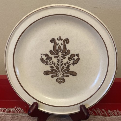 Pfaltzgraff Village 7 1/8" Salad Dessert plate Vintage USA Set of 4 - Picture 2 of 13