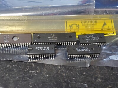 27256-2 EEPROM, MC68B03 MPU, HY6116, KM2816 memory, NCR 0380757 vintage ICs 5 pc