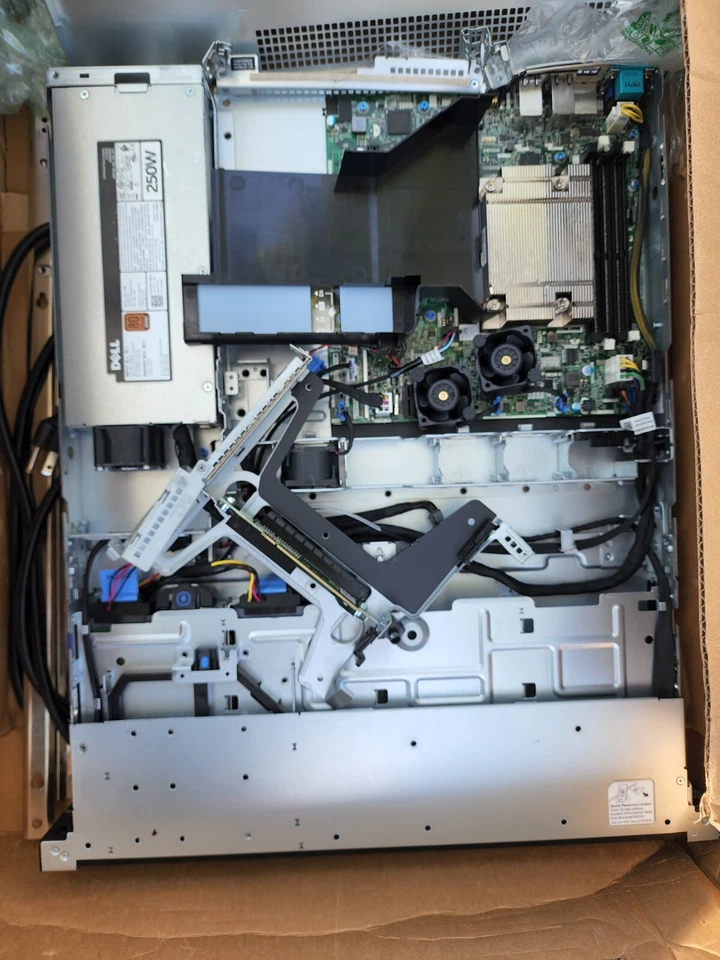 Dell PowerEdge R610 with Windows Server 2019 for parts, broke on shipment - Image 2 of 2