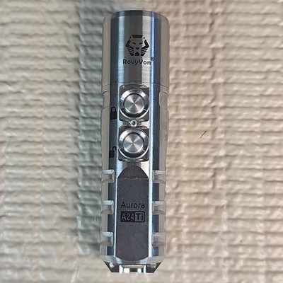 RovyVon Aurora A24 G2 Titanium LED Flashlight,1000 Lumen cool white No Box
