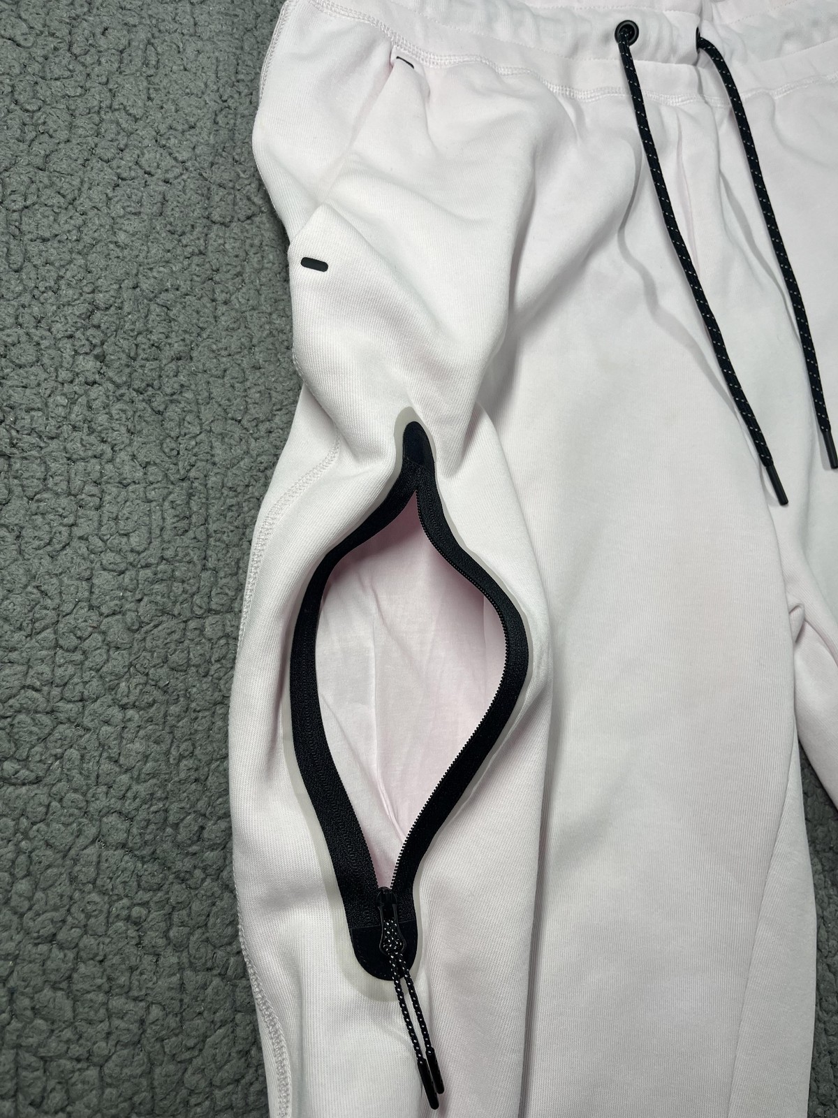 Nike Joggers Mens Medium Light Pink Zip Pocket Cuffed Sweatpants CW4222-664 thumbnail 5