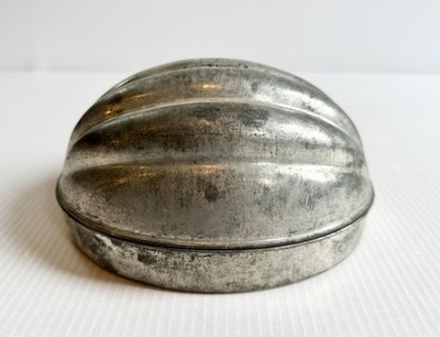 Vintage Tin Ribbed Bread Pudding Jello Mold Melon Acorn Dome Design, No Handle