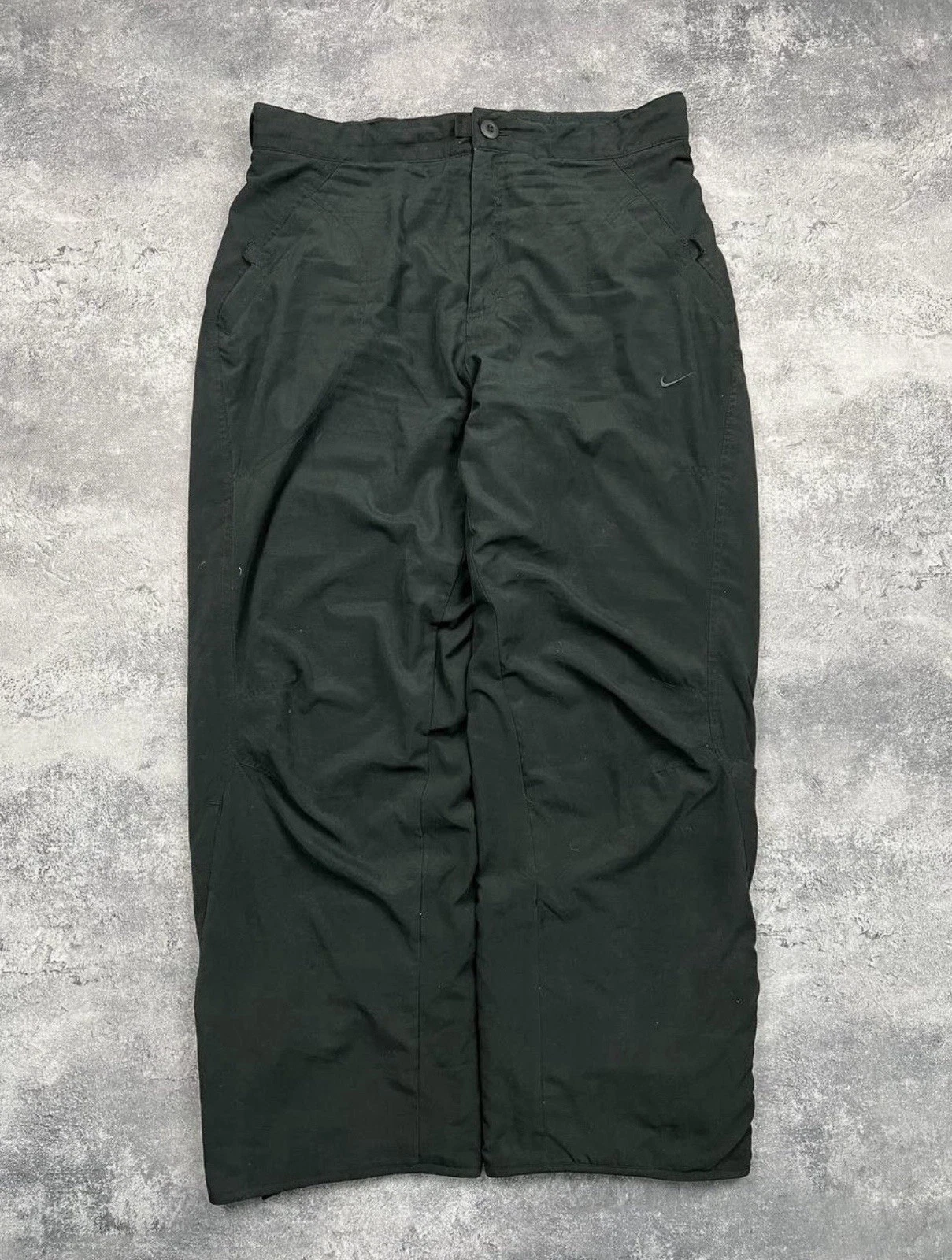 Vintage Nike 90s Ski Pants Baggy Size L Snowboarding Hiking Mountain Gorpcore
Opens in a new window