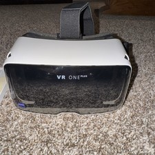 Zeiss VR One Plus Headset Virtual Reality Glasses