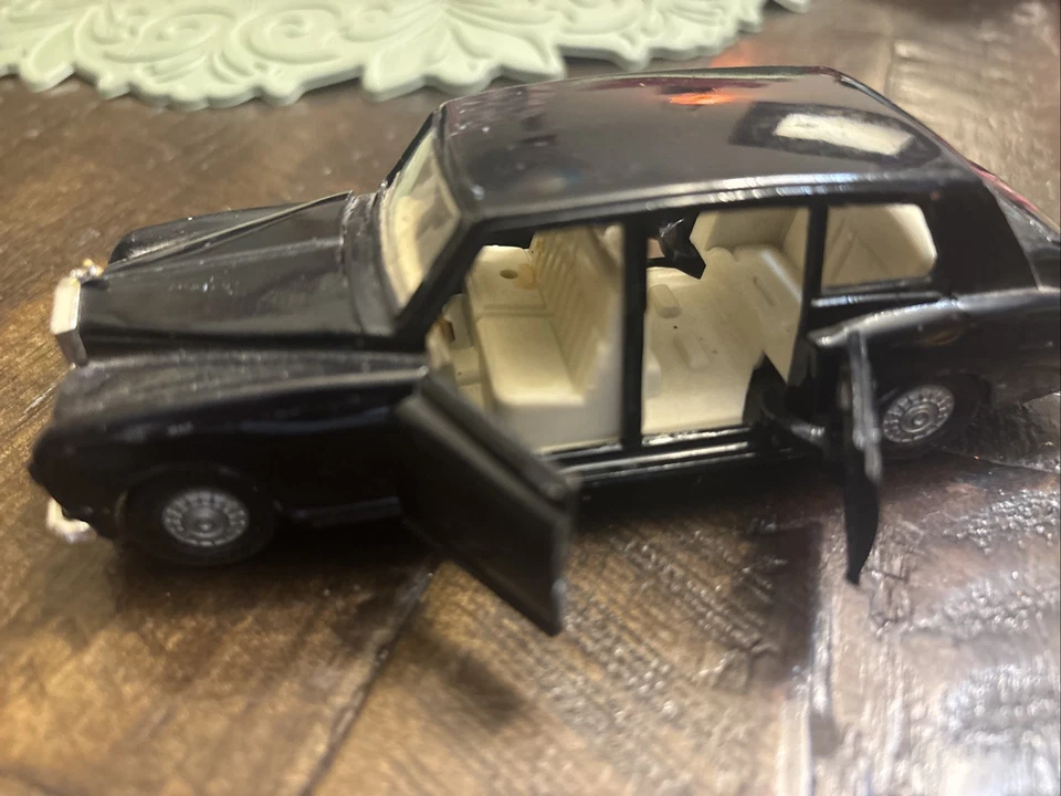 Dinky #152 ROLLS-ROYCE PHANTOM V LIMUSINA NEGRA Meccano Ltd Foto 2 de 4