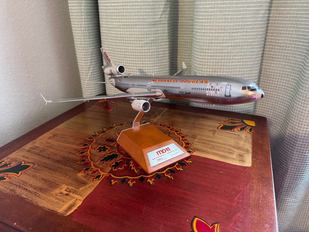 JC Wings McDonnell Douglas MD-11 N111MD Prototype 1/200