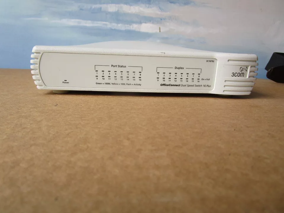 OfficeConnect Dual Speed Switch .16 Ports Desktop Series 3C16792A - Image 2 of 4