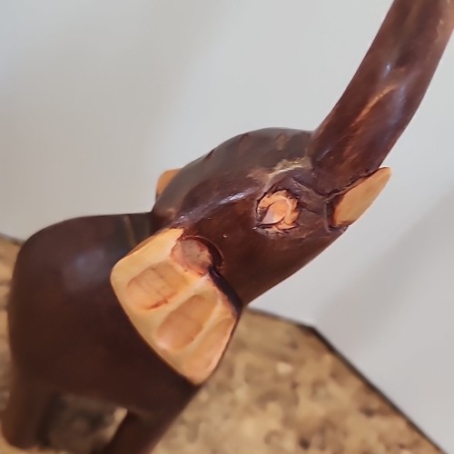 Elefante de madera decoración del hogar aspecto rústico estante decoración de habitación arte africano tallado a mano - Imagen 7 de 13