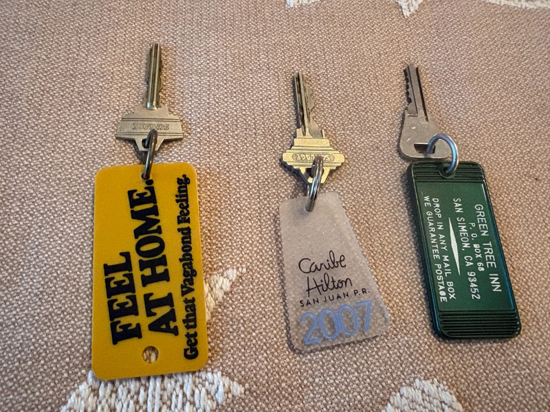 LOT OF 3 VINTAGE HOTEL DOOR KEYS #7