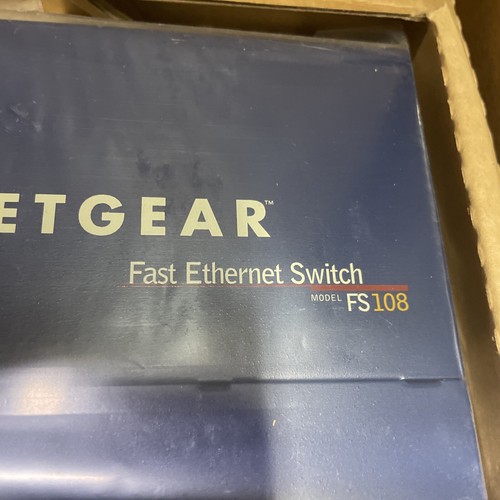 NETGEAR FS108 8 Port 10/100 Fast Ethernet Switch IN A COMPACT METAL CASE - Picture 11 of 11