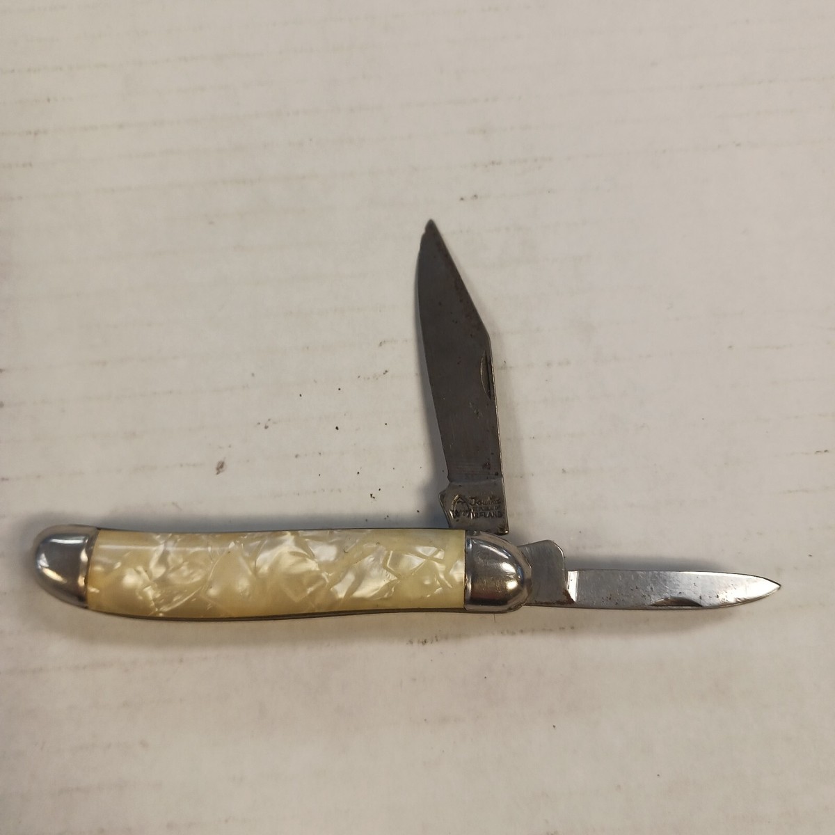 Vintage Jowika - Republic Of Ireland - Mother of Pearl Folding