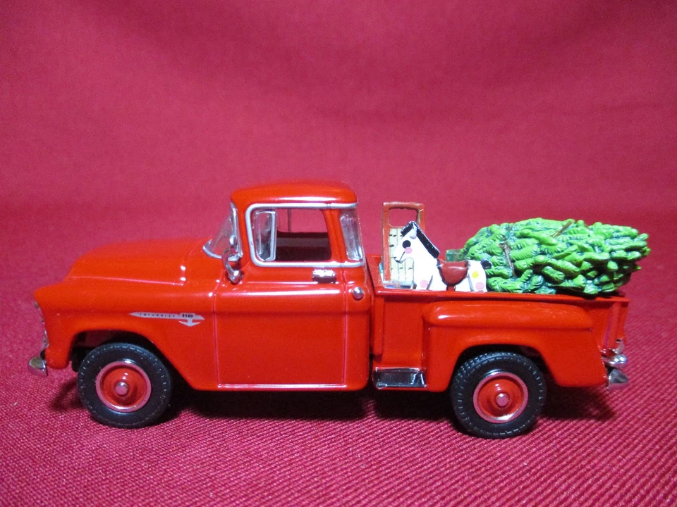 1:43 1955 Chevy 3100 Christmas Pickup Truck Matchbox Models of Yesteryear MIB - Image 3 of 4
