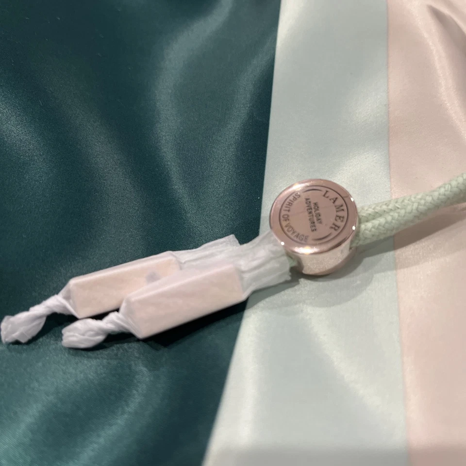 Nova Bolsa de Cetim La Mer Maquiagem Cosmética Pescoço - Imagem 3 de 4