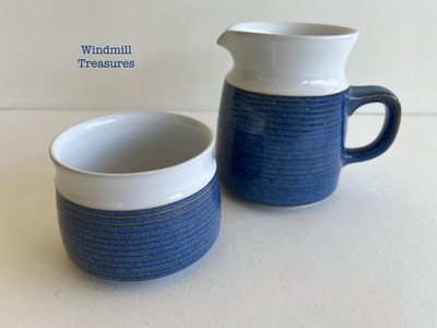 DENBY CHATSWORTH BLAU WEISS STEINZEUG MILCHKÄNNCHEN & ZUCKERDOSE - SUPER ZUSTAND O874