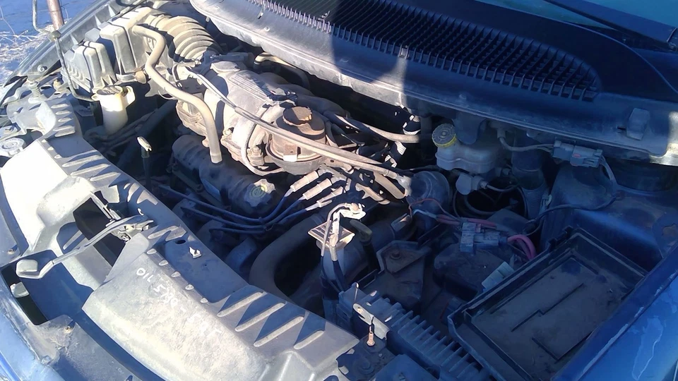 Conjunto de placa de respaldo de freno trasero izquierdo conductor Chrysler Voyager 2002 fabricante original Foto 2 de 4