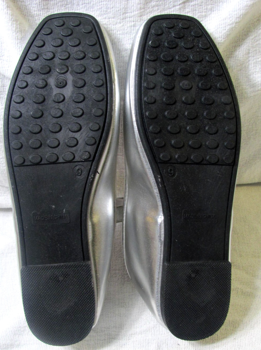 Women's Silvtone Elastic Ankle Strap Ballet Flats Slip On Shoes Sz 8 "New W/Tag"