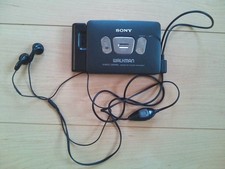 SONY WM-EX622 Cassette Player with Remote Control and Battery Case