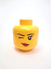 Lego Kopf Aufbewahrungsbox groß 27,1 cm hoch gelb zwinkerndes Mädchen stapelbar