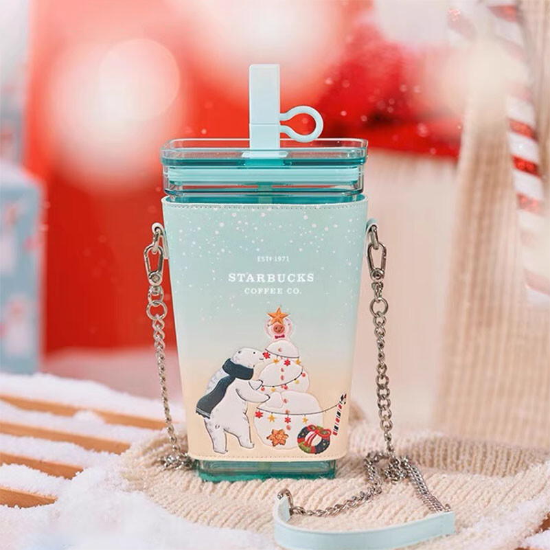Starbucks China 2022 Christmas 20oz Plastic Straw Cup with Gift Bag