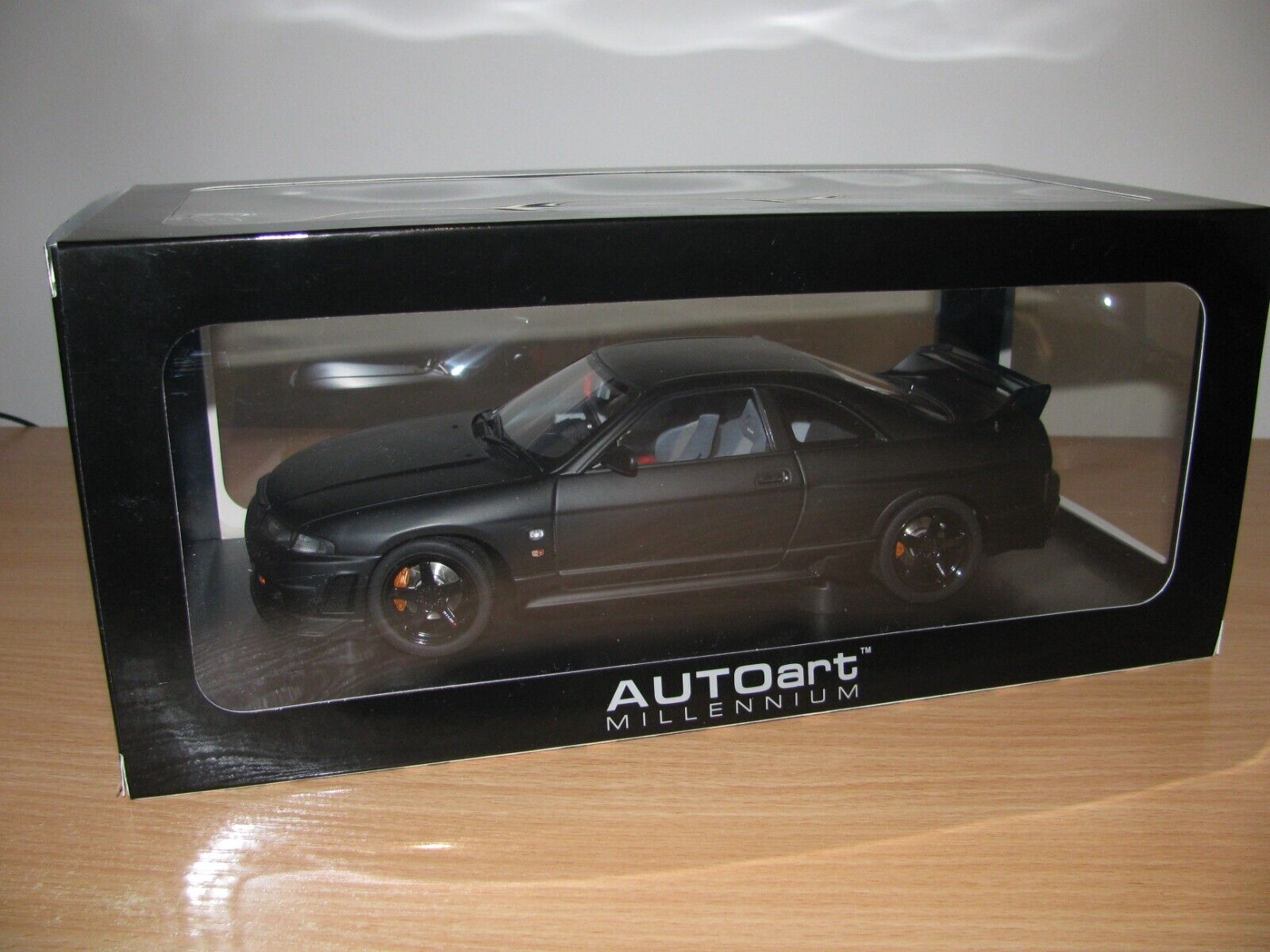 1:18 Autoart NISSAN SKYLINE GT-R R33 V-SPEC MATT BLACK new non-displayed