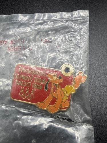 Disneyland - Seoul Olympic Team Salute 1988 USA Pin - Pluto Soccer